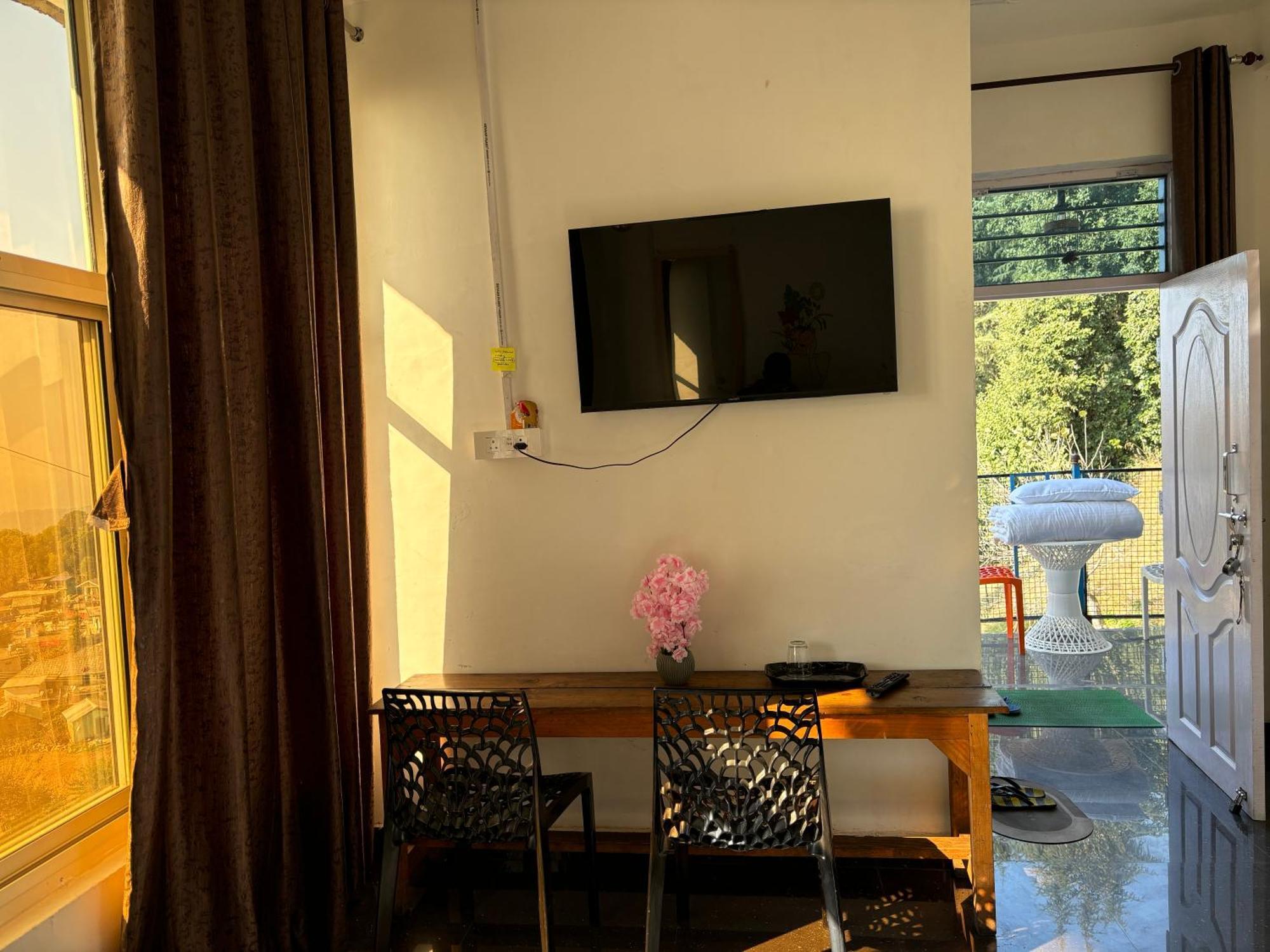 Hill Veu Home Bir Billing Exterior photo